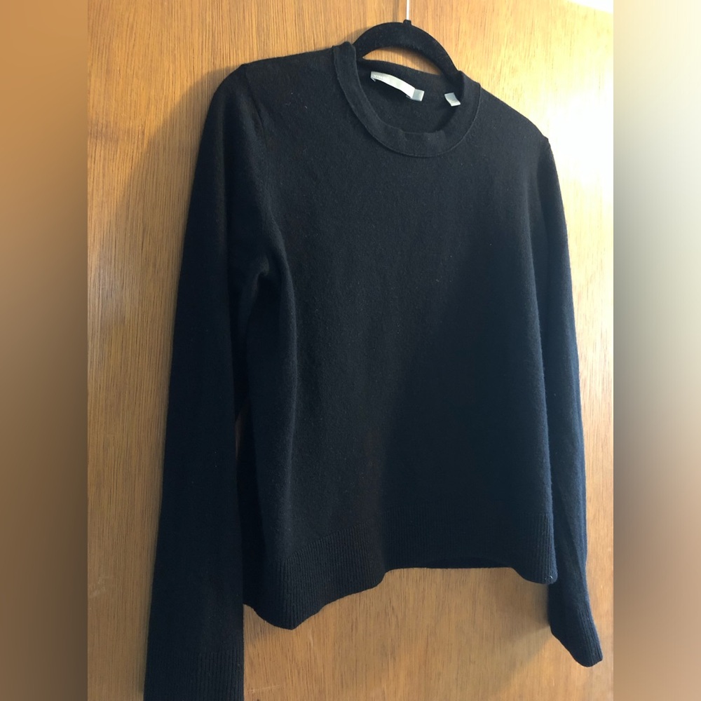 Vince 100% cashmere black Crewneck